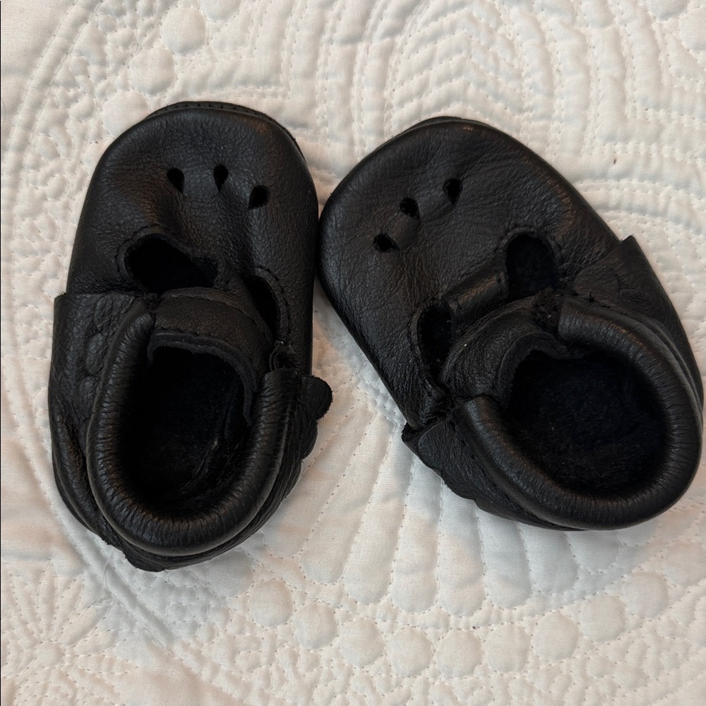 Freshly Picked Classic Black Baby Walker Shoes